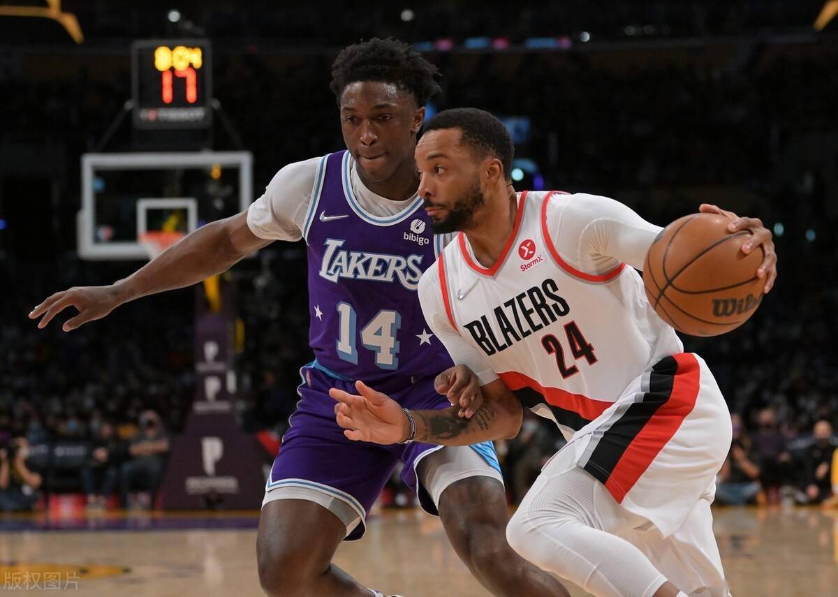 中欧体育下载 -洛杉矶湖人迎足总杯关键赛，今晨防线松动，赛场秩序良好，临场指挥获称赞 