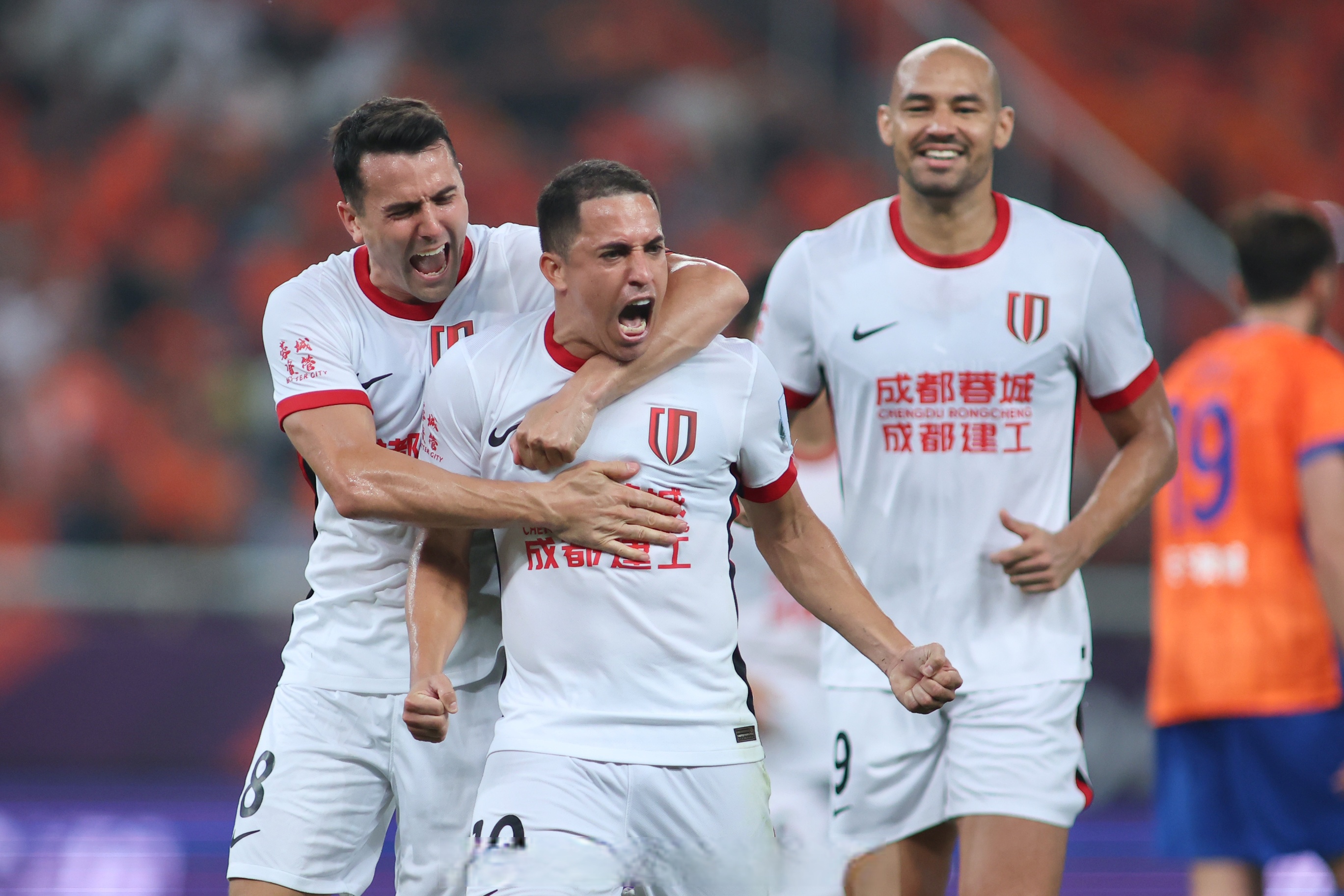 zoty.com -关于集结日成都蓉城调整名单以备意大利杯；战术微调环节打磨；底气十足；球队文化再被提及的信息