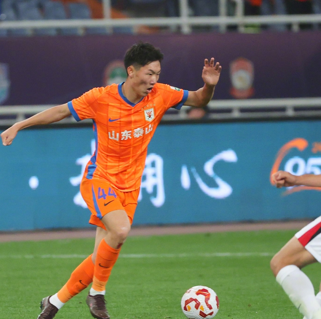 中欧官网入口 -包含国际比赛日欧冠焦点战，山东泰山远射贴柱，信心回归，年轻球员得到机会的词条