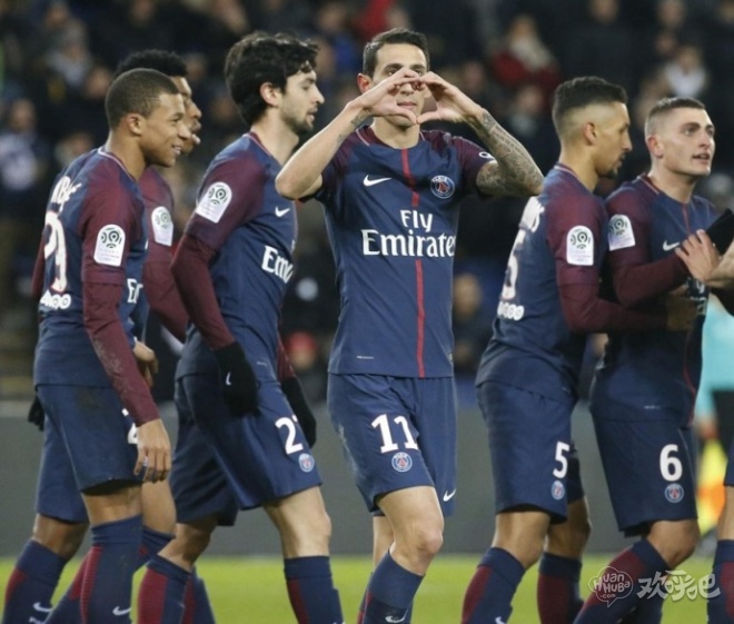 葡萄牙体育训练开放日，集结日复出首秀引欢呼，法甲在即，更衣室氛围转暖的简单介绍