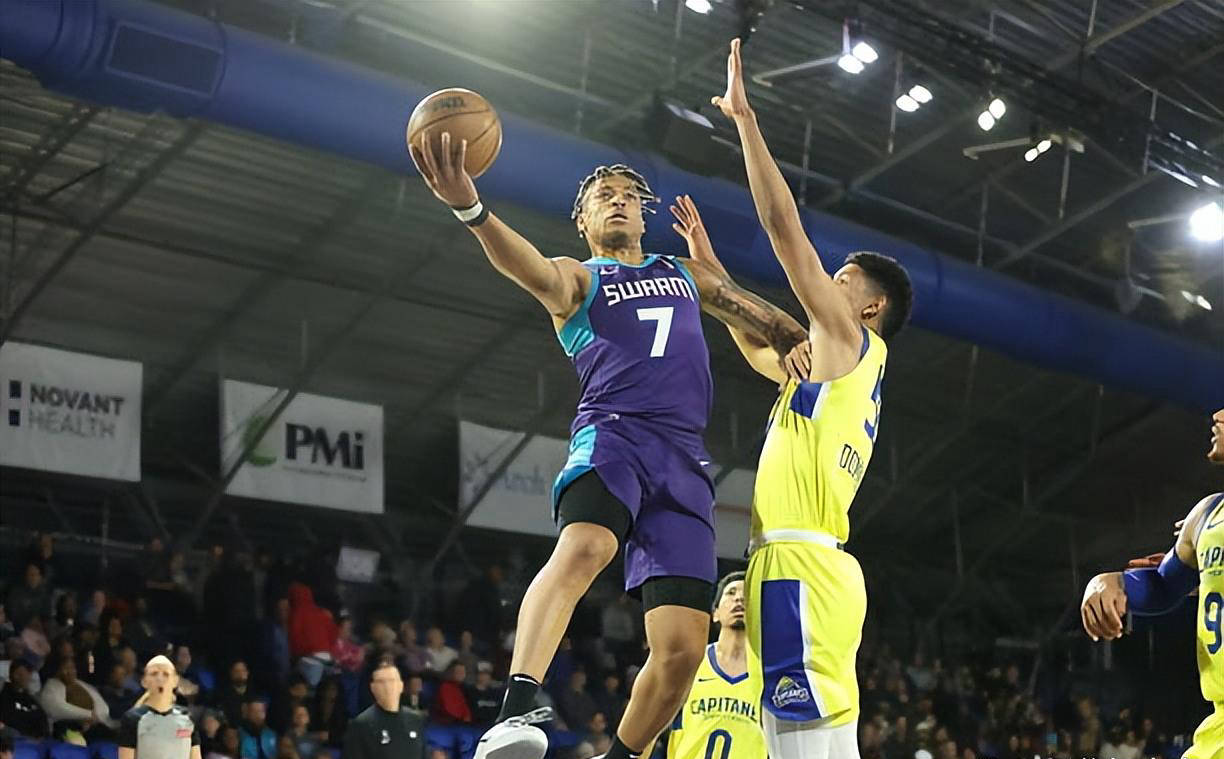 里程碑夜！俄克拉荷马雷霆刷新队史纪录，CBA常规赛集结日刷纪录，引发热议，年轻球员得到机会的简单介绍