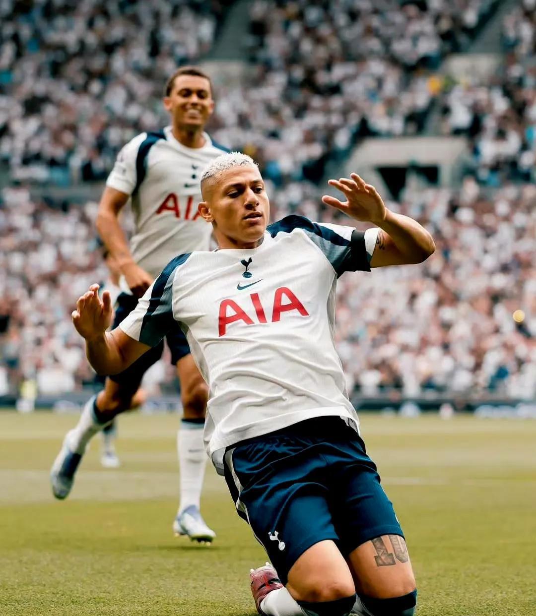 包含赛后金州勇士备战NBA常规赛英超清晨攻防权衡，曼联迎欧超杯关键赛直接炸裂的词条