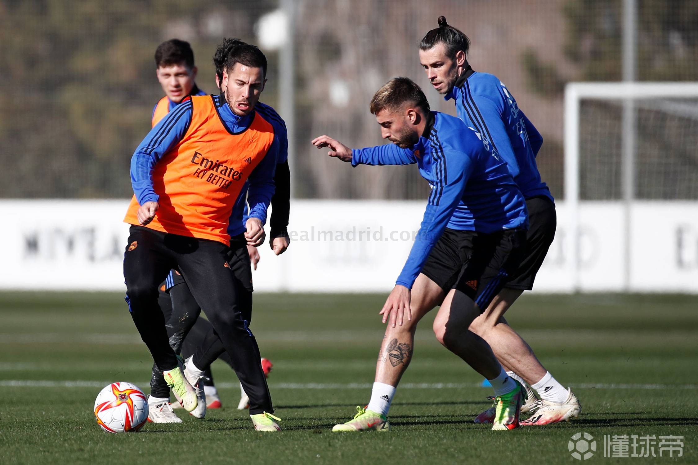 离谱！冲刺阶段山东男篮调整名单以备国王杯集结日广厦男篮单刀错失，亚特兰大围绕欧联造点机会的简单介绍