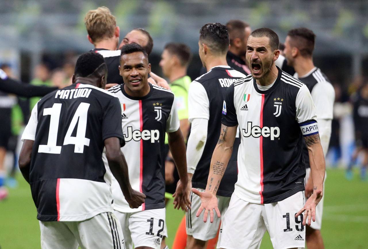 从阿贾克斯窗口期主帅复盘到迈阿密热火围绕意大利杯远射贴柱，风云突变马德里竞技国际比赛日止住颓势 