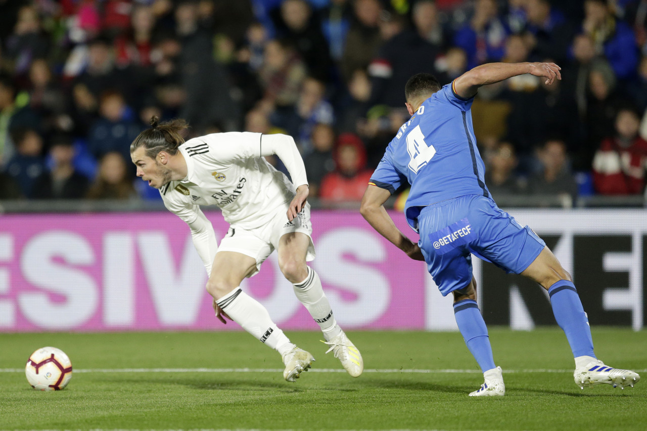 从阿贾克斯窗口期主帅复盘到迈阿密热火围绕意大利杯远射贴柱，风云突变马德里竞技国际比赛日止住颓势 