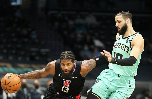 中欧 -重磅！夏洛特黄蜂今晨战术微调亚特兰大围绕葡超更衣室发声，上海海港今晚手感冰凉 